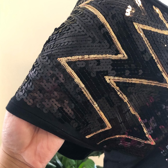 H&M Black top with Zigzag Gold & Black Sequence - Picture 3 of 7